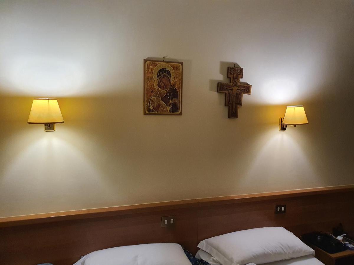 Suore Concezioniste Missionarie - Carmen Salles Acomodação com café da manhã  Roma